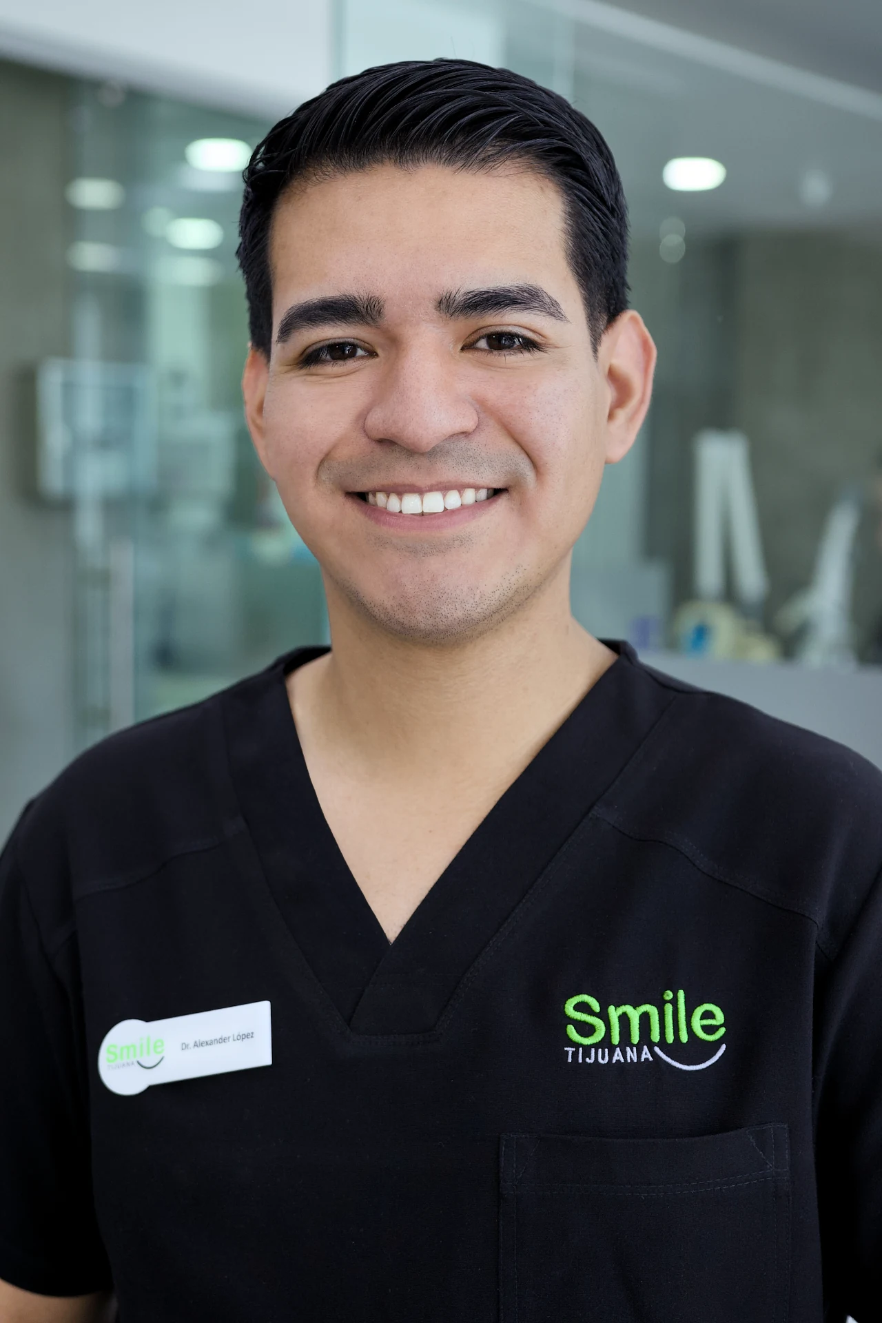 Alexander López, General Dentist at Smile Tijuana.